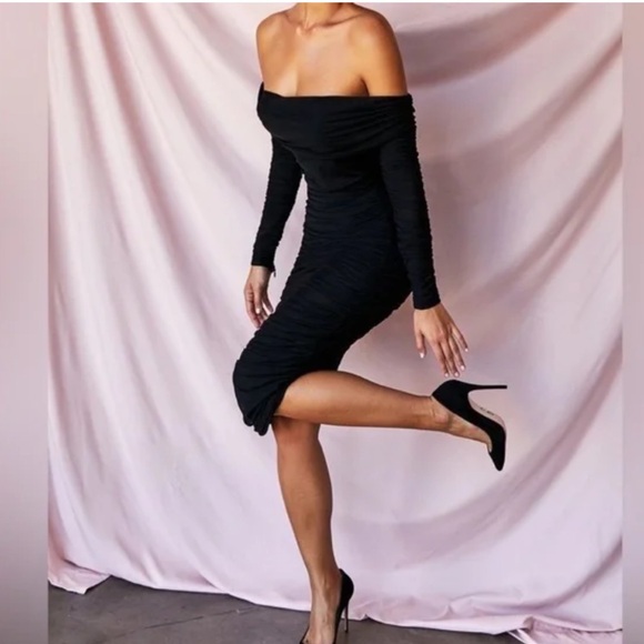 HOUSE OF CB MIDI RUCHED DRESS - Picture 2 of 5